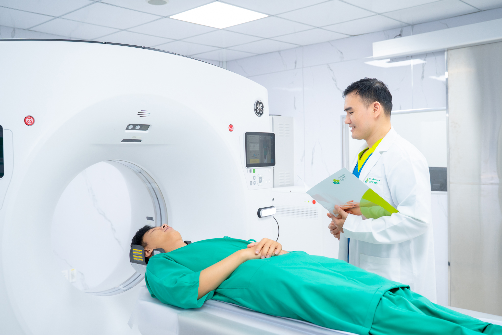 3. HeÌ£Ì thoÌÌng maÌy CT Revolution Maxima (Hoa KyÌ).jpg