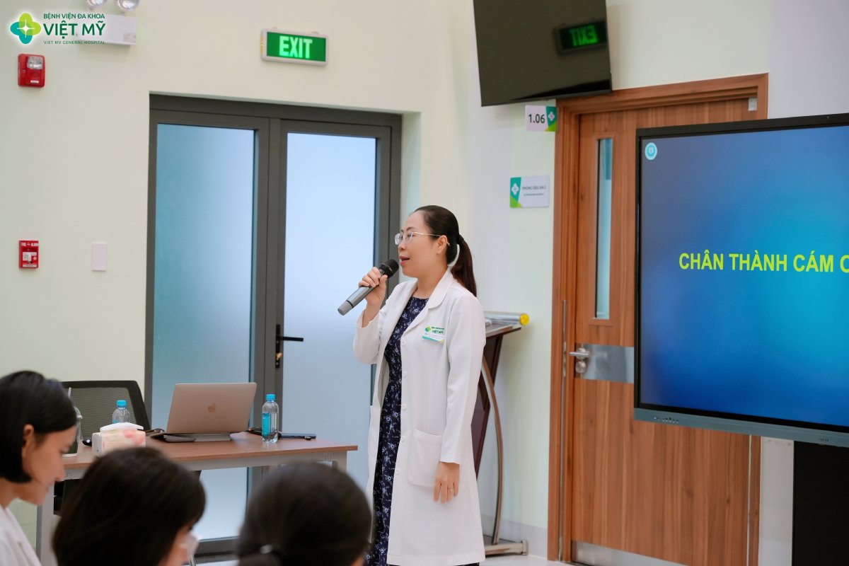 BS.CKII. Lâm Hoàng Cát Tiên - Phó Giám đốc chuyên môn Bệnh viện Đa khoa Việt Mỹ chia sẻ tại buổi tập huấn