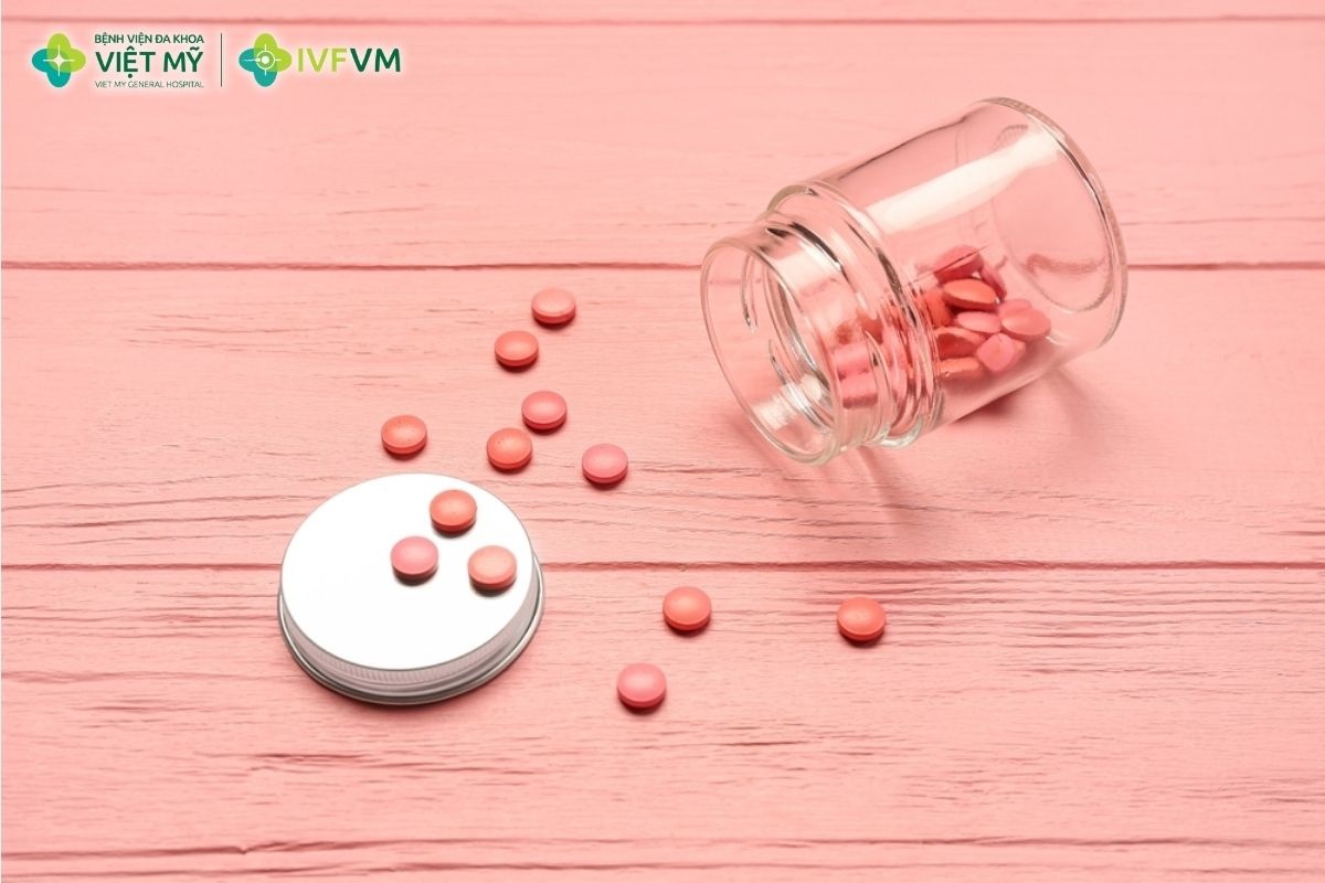 Bổ sung thuốc nội tiết hỗ trợ hoàng thể giúp nội mạc tử cung thuận lợi cho phôi làm tổ