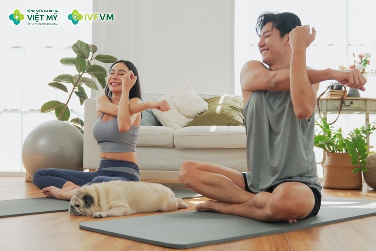 Các cặp đôi nên ưu tiên vận động nhẹ, tránh gắng sức và điều chỉnh cường độ theo từng giai đoạn điều trị cũng như phản ứng của cơ thể