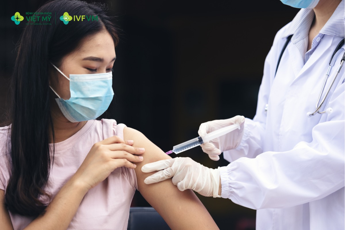 Có thể tiêm vắc xin cúm mùa trước khi làm IVF